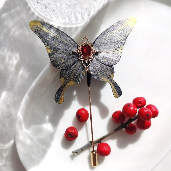 Ronghua Butterfly Brooch - Grey