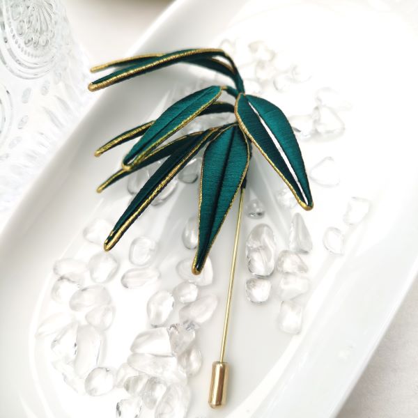 Chanhua Bamboo Brooch - Dark Green