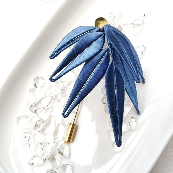 Chanhua Bamboo Brooch - Blue