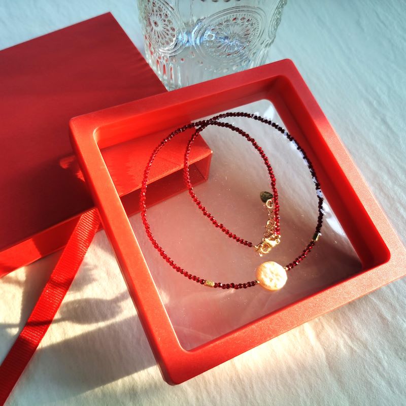 Pearl Necklace Red